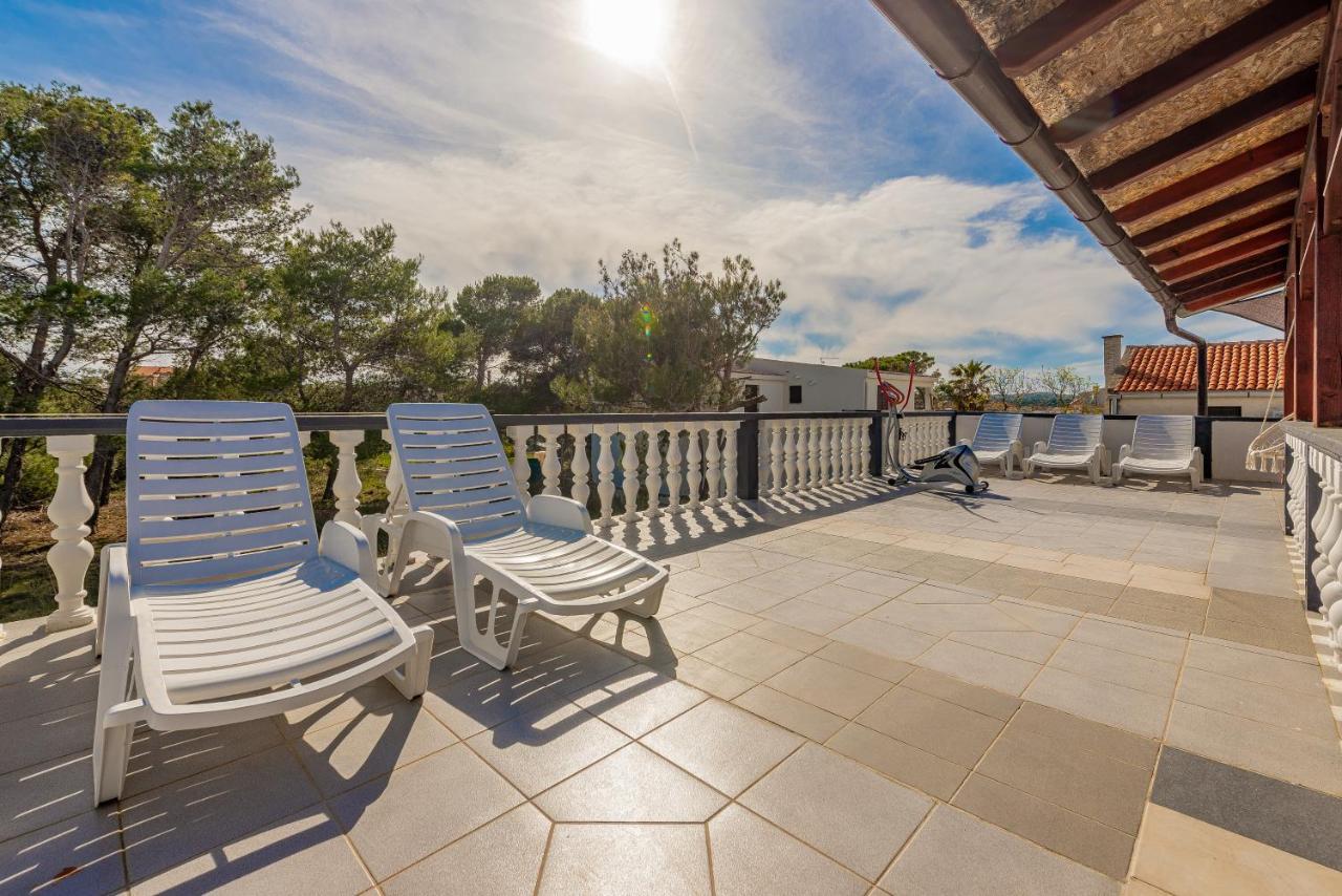 Apartments Villa Agape Vir Bagian luar foto