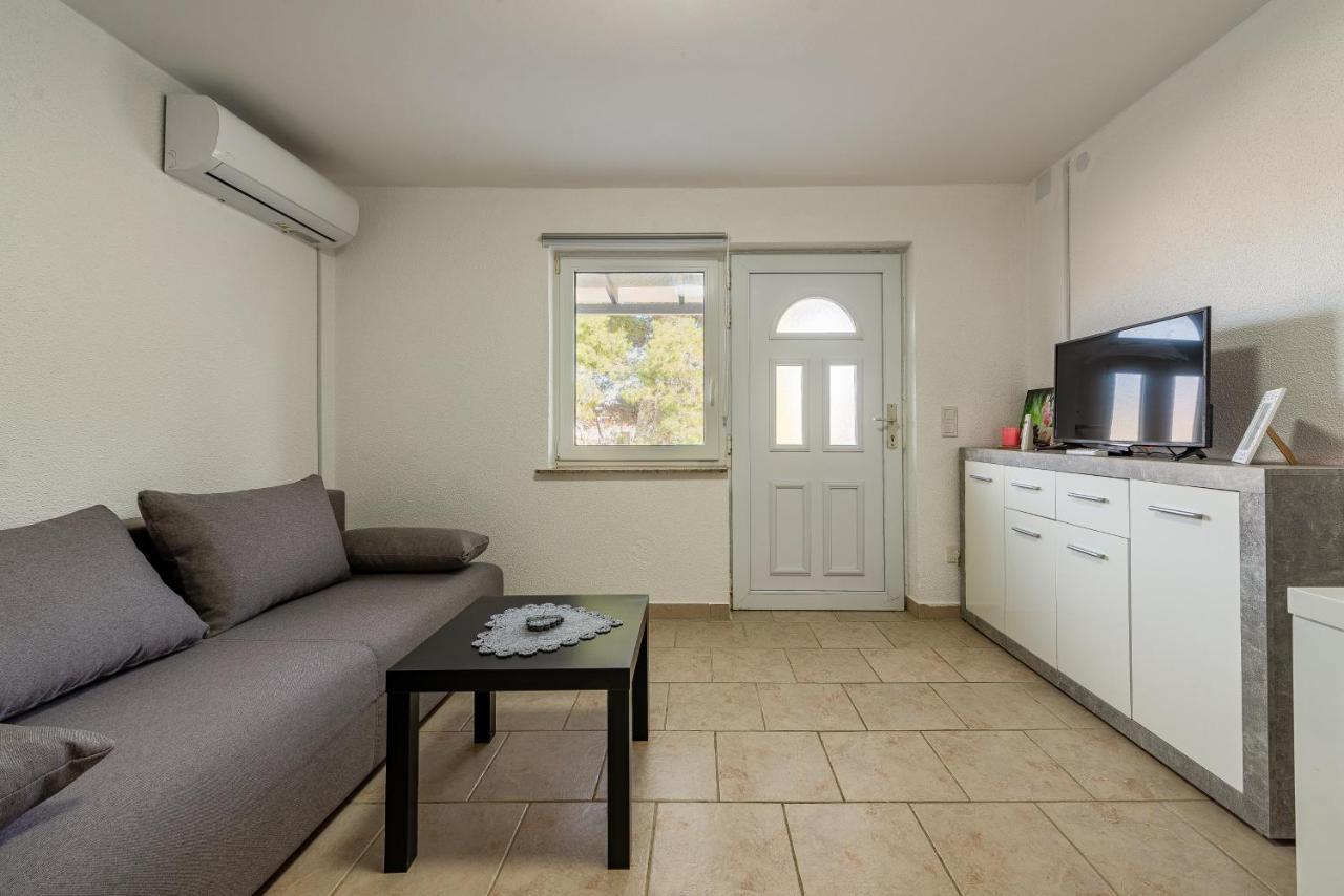 Apartments Villa Agape Vir Bagian luar foto
