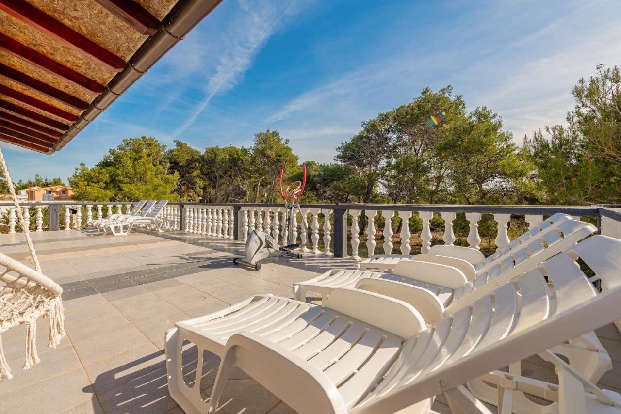 Apartments Villa Agape Vir Bagian luar foto