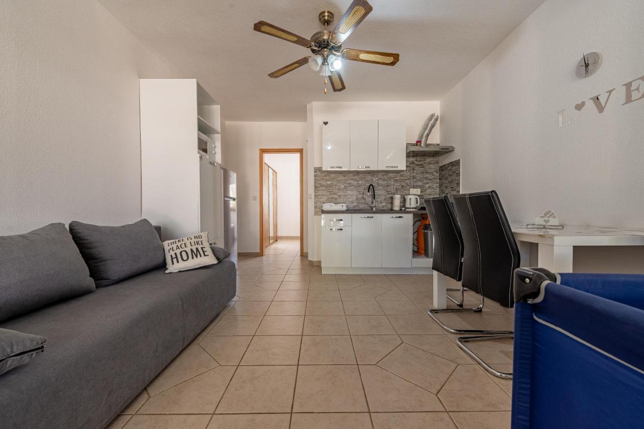 Apartments Villa Agape Vir Bagian luar foto