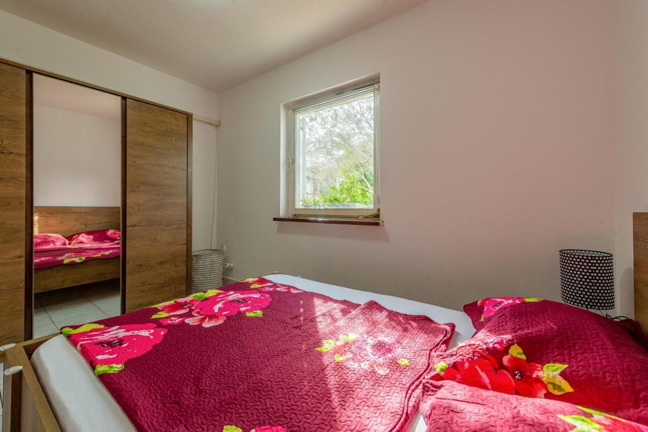 Apartments Villa Agape Vir Bagian luar foto