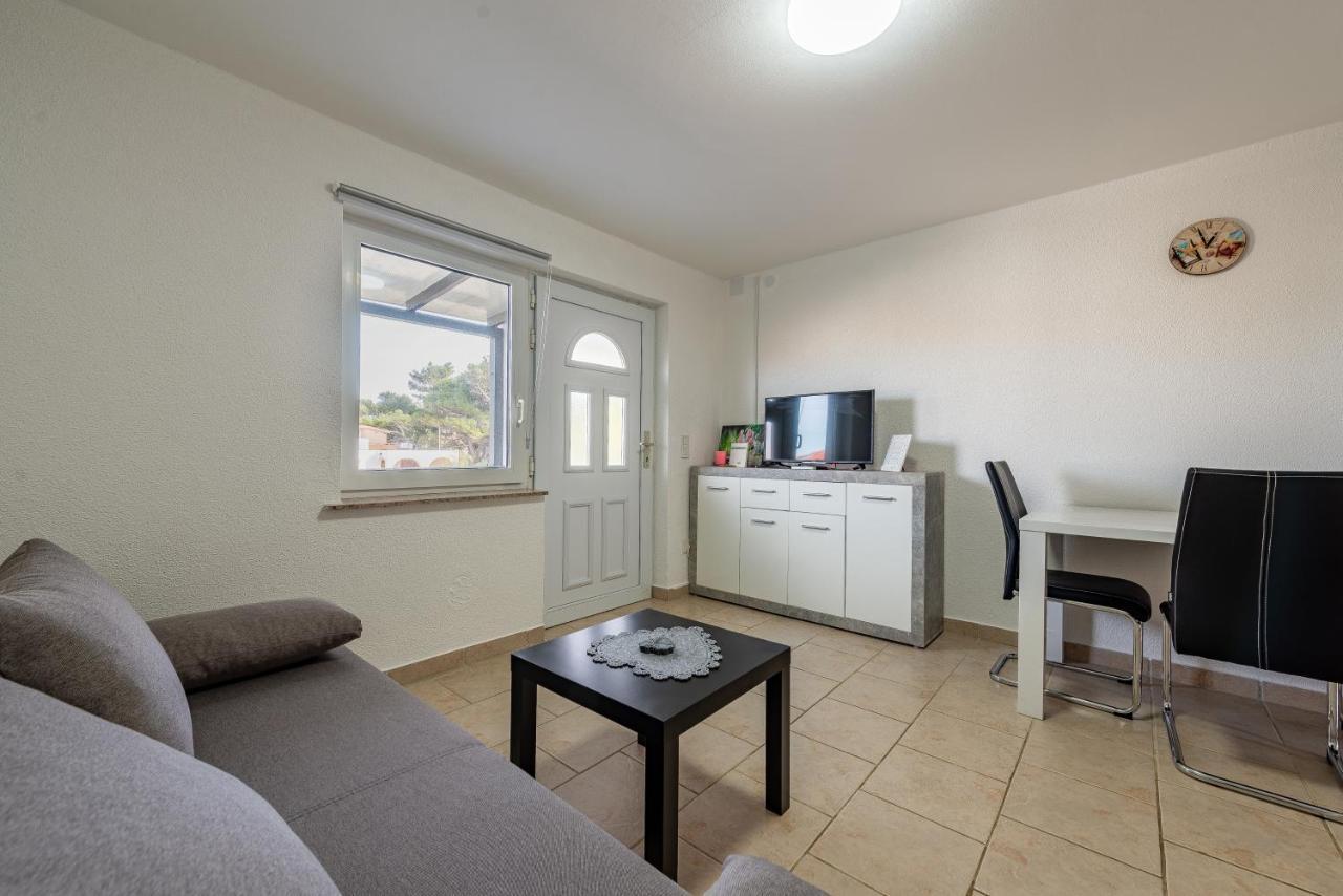 Apartments Villa Agape Vir Bagian luar foto