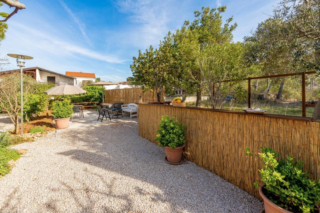 Apartments Villa Agape Vir Bagian luar foto