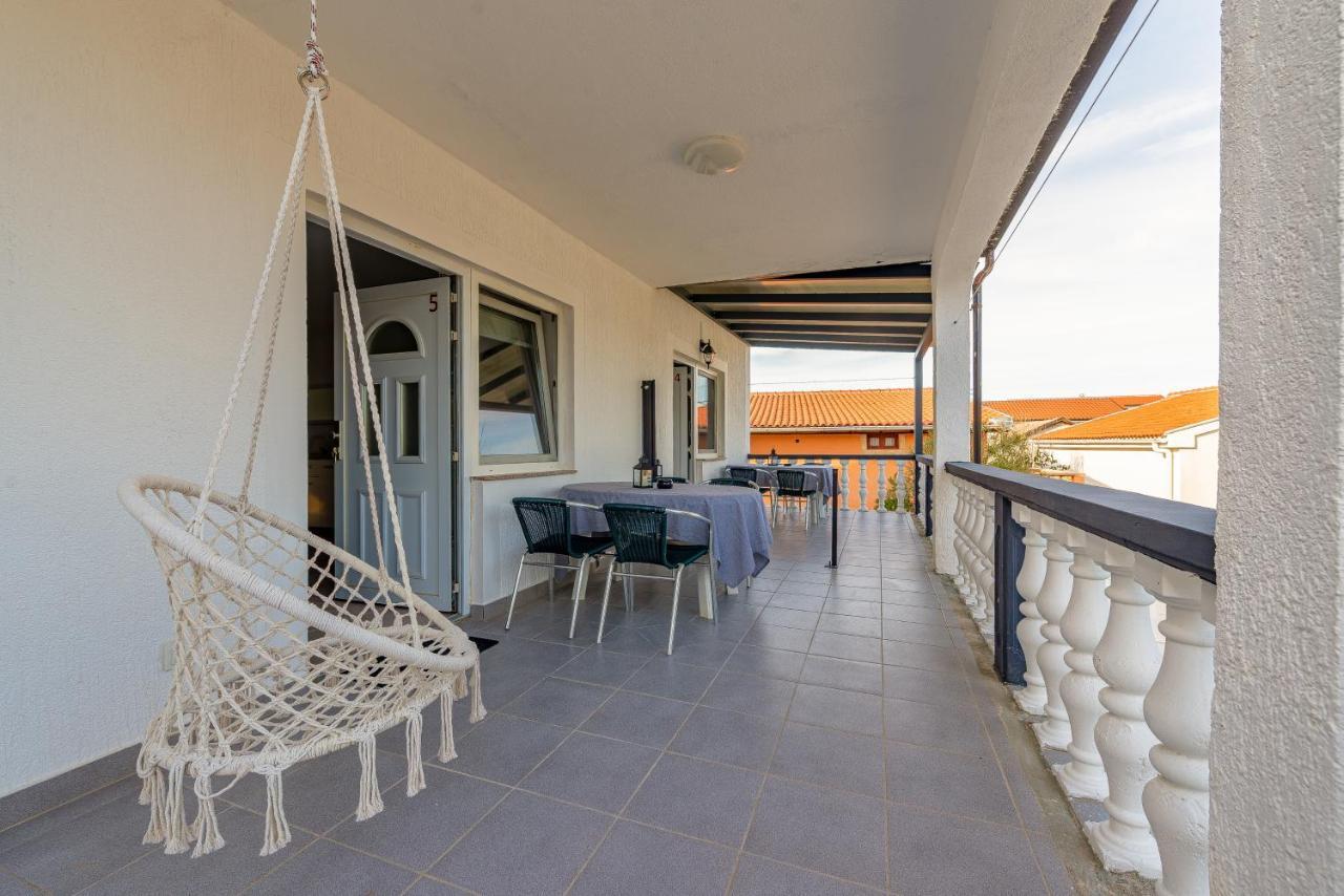 Apartments Villa Agape Vir Bagian luar foto