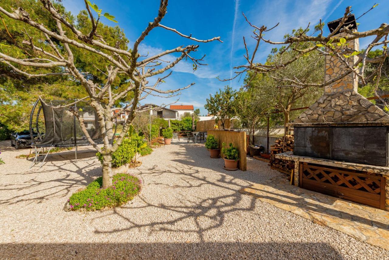 Apartments Villa Agape Vir Bagian luar foto
