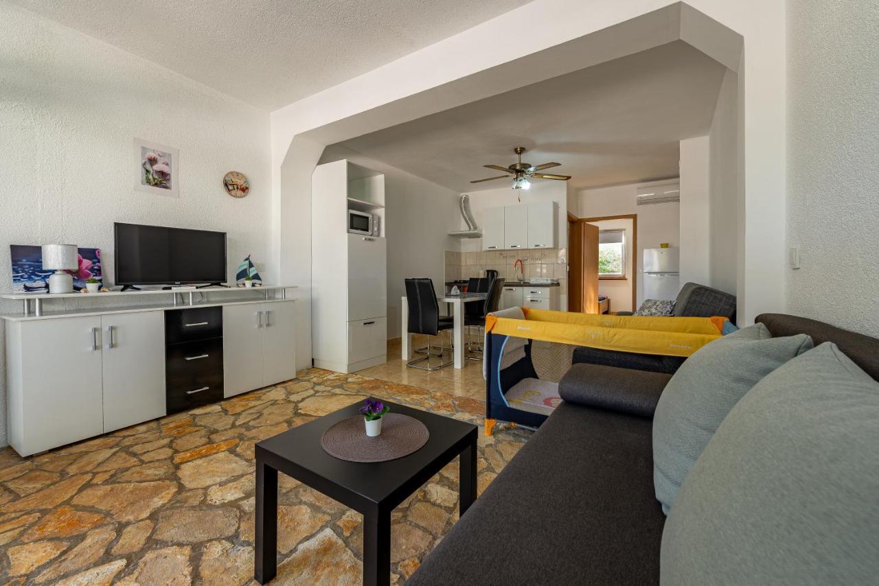 Apartments Villa Agape Vir Bagian luar foto