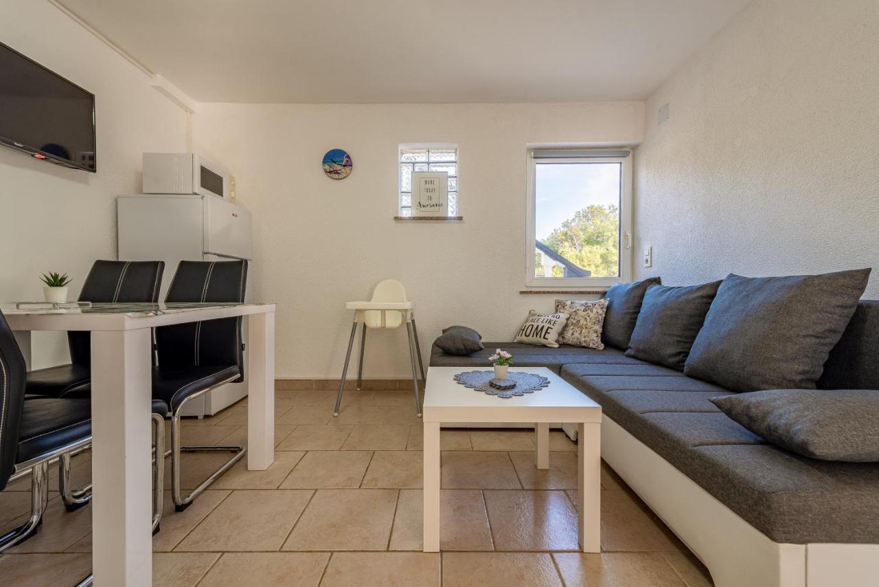 Apartments Villa Agape Vir Bagian luar foto