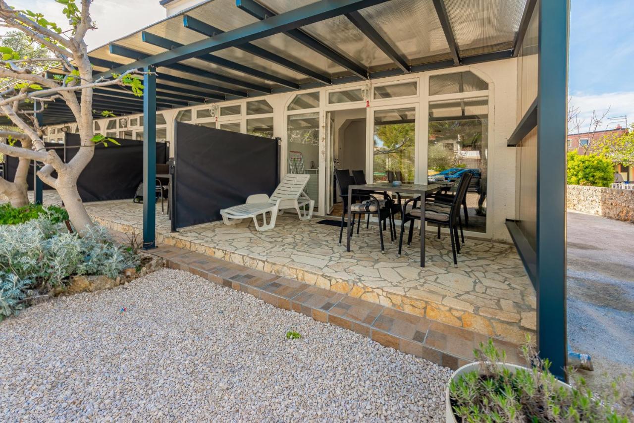 Apartments Villa Agape Vir Bagian luar foto