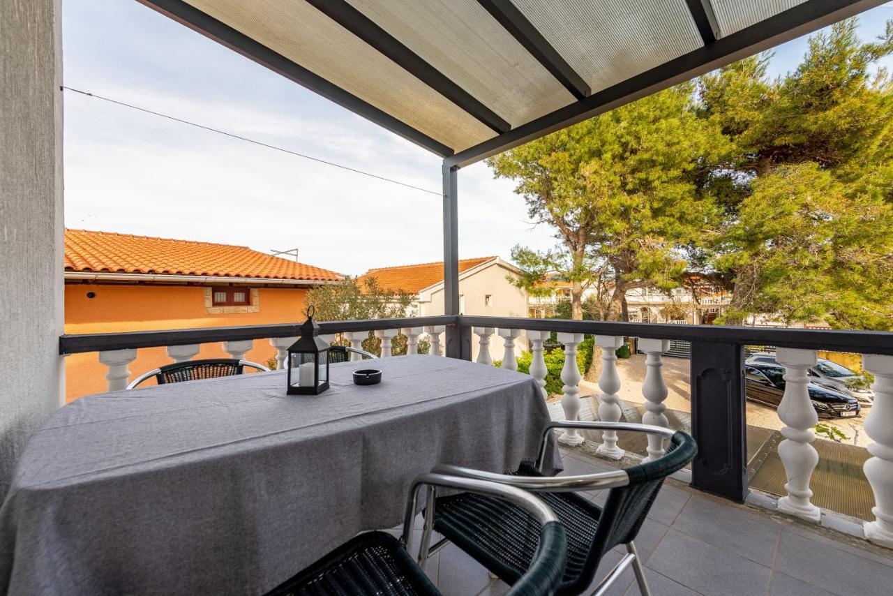 Apartments Villa Agape Vir Bagian luar foto